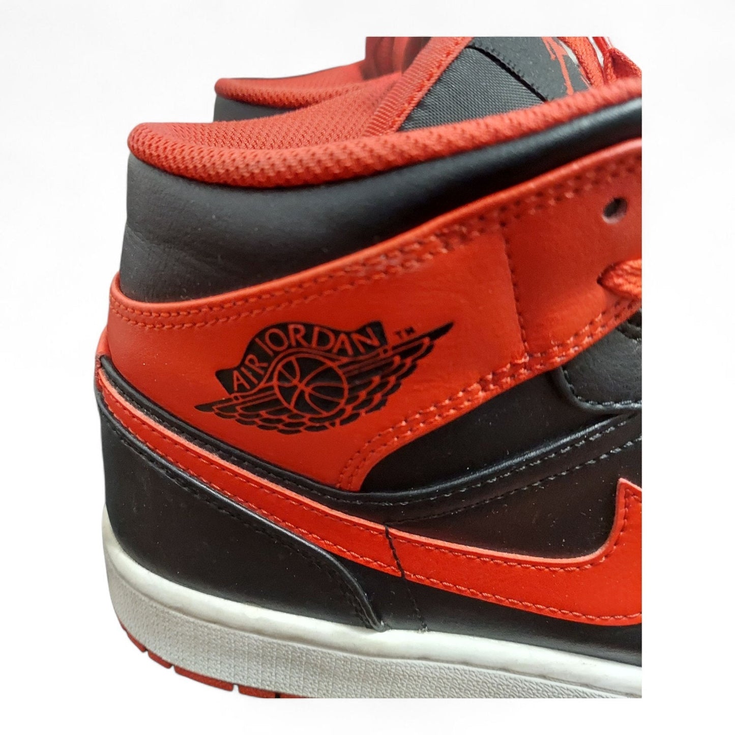 Nike Air Jordan 1 Mid Bred Alternate Black Red Men’s Size 9 Sneakers Used