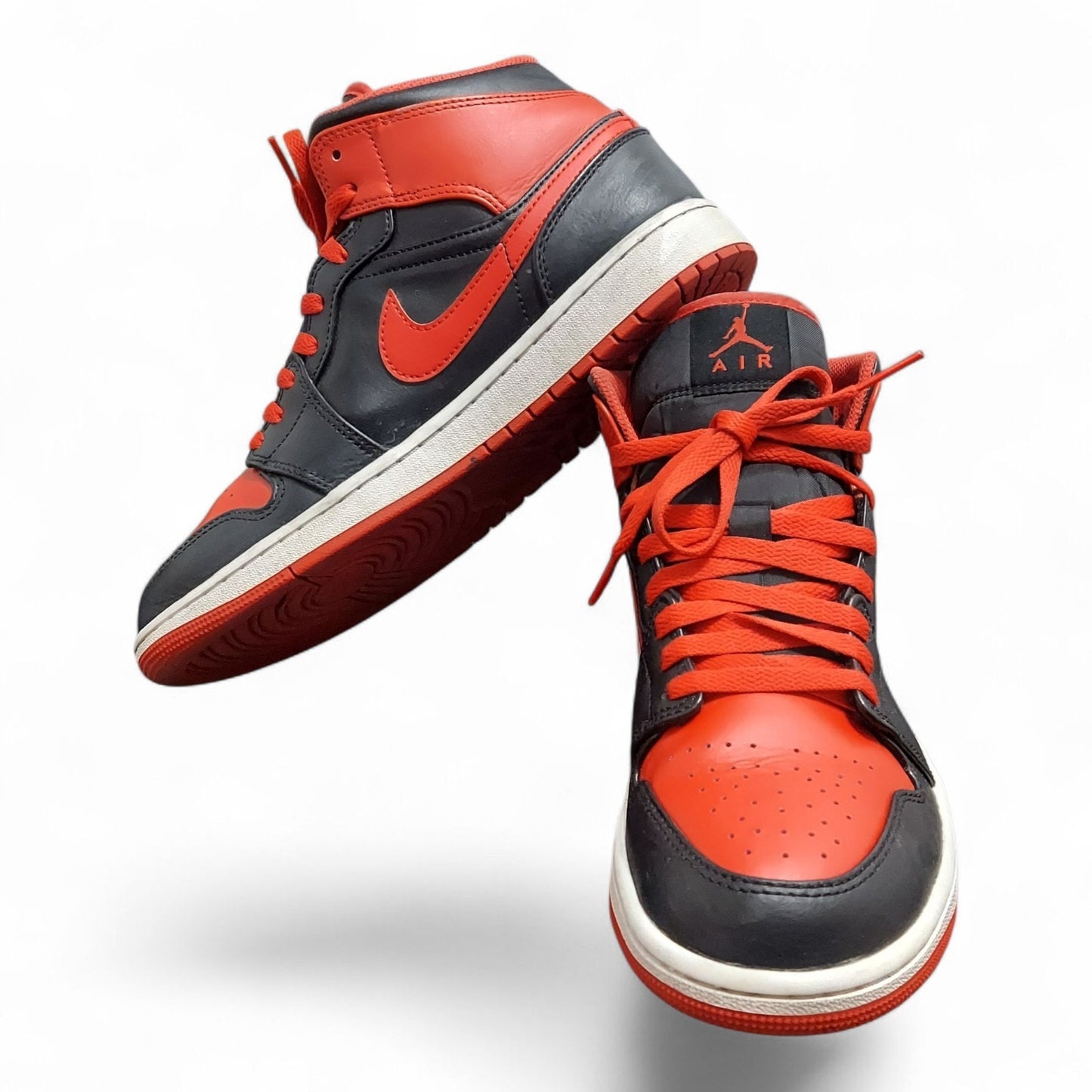 Nike Air Jordan 1 Mid Bred Alternate Black Red Men’s Size 9 Sneakers Used